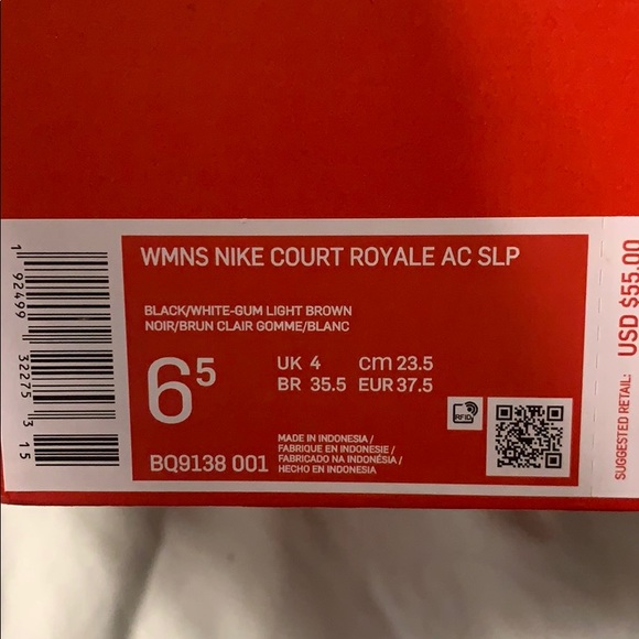 Nike - Picture 3 of 3